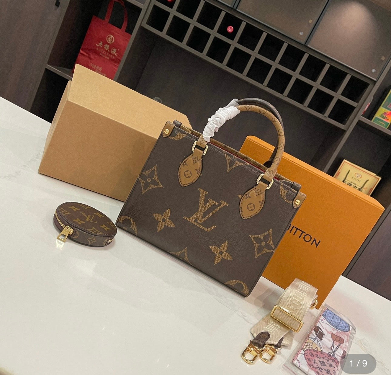 Louis Vuitton Reverse Monogram Giant Onthego